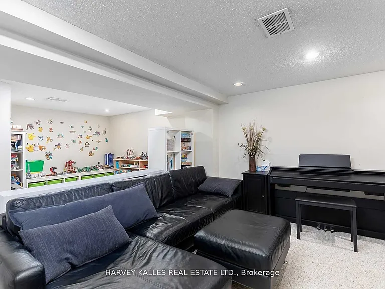 7 Rainham Pl #LEFT — Photo 15