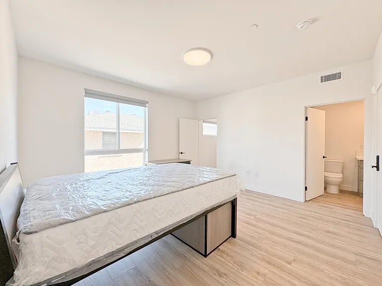 1743 Armacost Ave — Photo 41