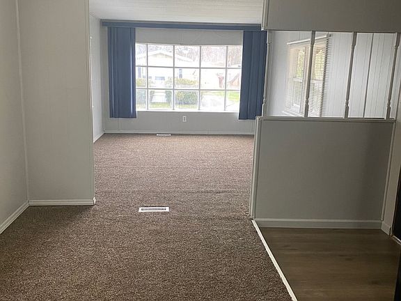 3rd image of 182 Lakeview Dr