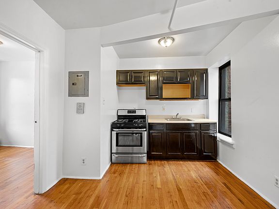 3rd image of 375 Pleasant Ave APT 4D