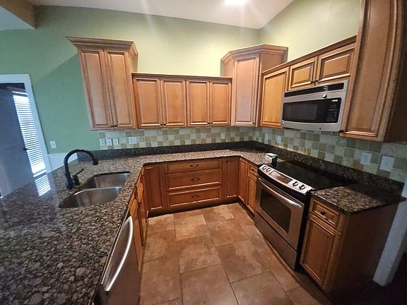 3rd image of 302 Hidden Creek Cir Unit 3