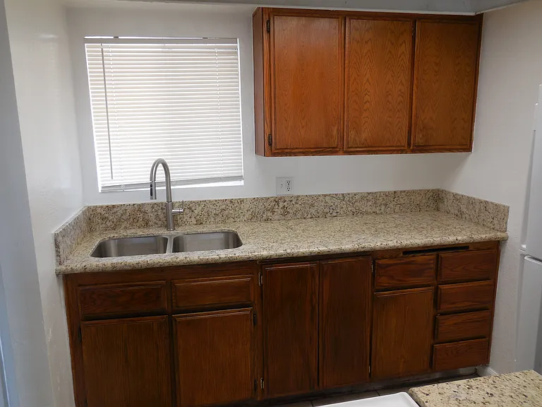 833 Gaviota Ave #H — Photo 10