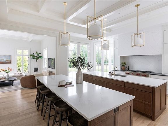 3rd image of 222 Warren St