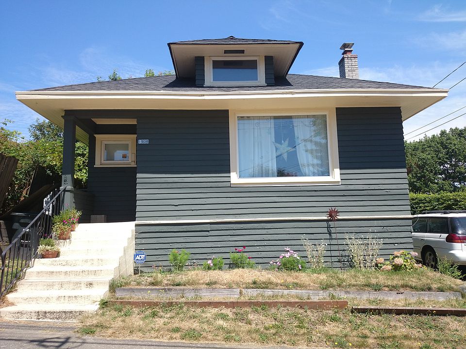 2nd image of 1908 E Pine St