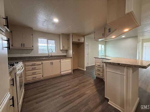 3rd image of 4401 Hughes Ln Space 48