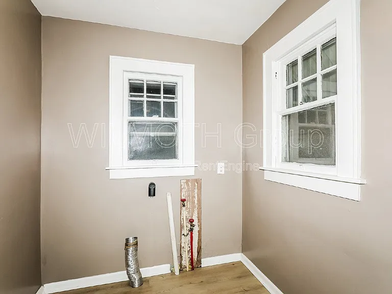 3006 Noble St — Photo 6
