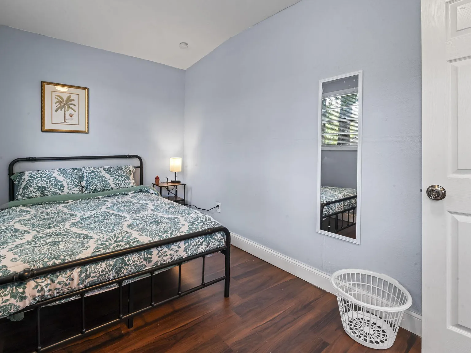 4 bed, 3.0 bath, 1750 sqft, $620 — Photo 1