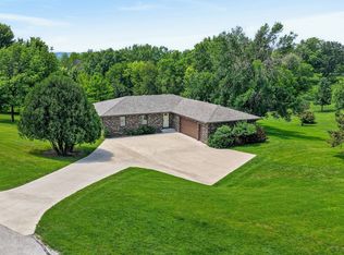 1485 S Willow Dr, West Des Moines, IA 50266
