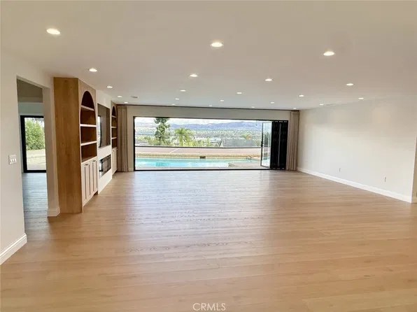5219 E Gatewood Ln, Anaheim, CA 92807