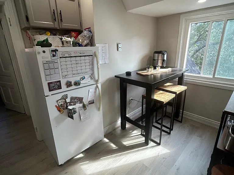 262 James St S #301 — Photo 7