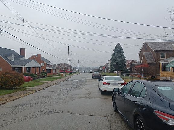 5th image of 140 Magnolia St