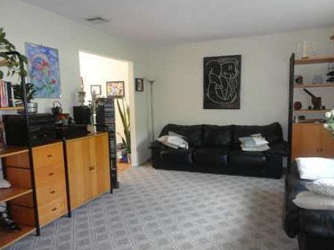 3rd image of 40 Sampson Ave