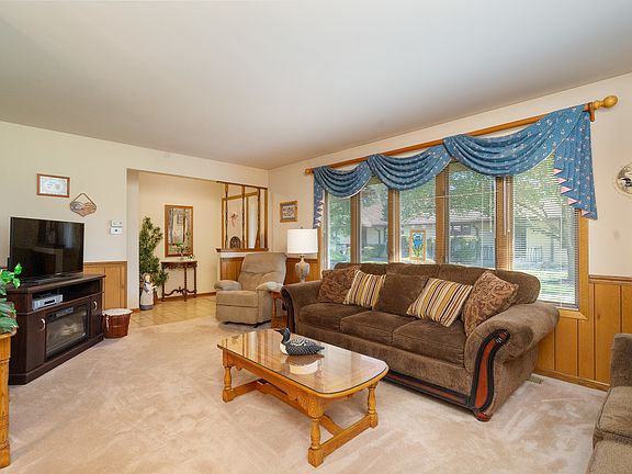 3rd image of 15607 Orange Blossom Dr #21