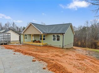 220 Arcadia Dr, Lexington, NC 27295