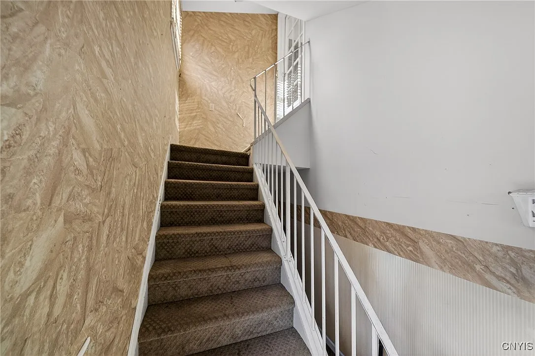 2 bed, 1.5 bath, 1965 sqft, $2,200 — Photo 2