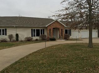 2161 Arlamen Dr, Fort Madison, IA 52627