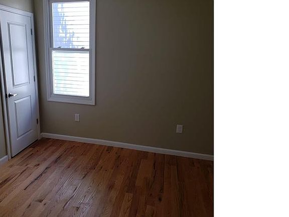 3rd image of 195 21st St #2