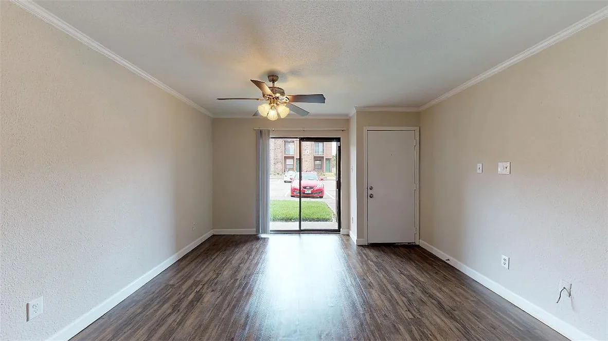 2 bed, 2.0 bath, 908 sqft, $975 — Photo 3