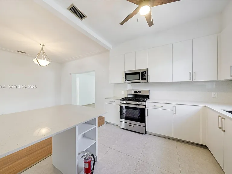 9056 Emerson Ave — Photo 6