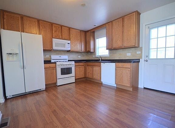 4th image of 225 Illinois Blvd