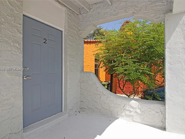 327 SW 20th St #2 — Photo 3