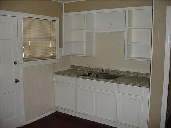 5th image of 4817 Penrose Ave