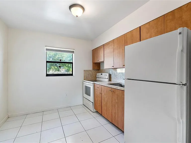 747 NW 14th Way #A — Photo 6
