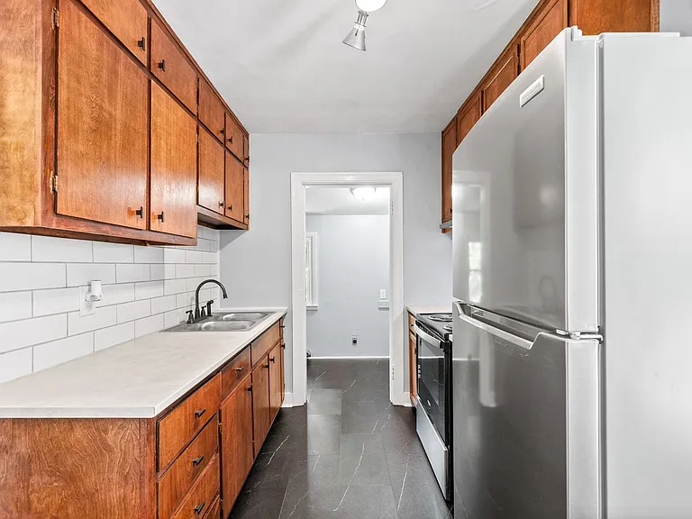 165 Liberty Pkwy — Photo 11