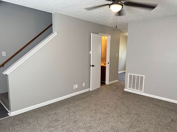 2nd image of 1720 Baltimore Dr APT B