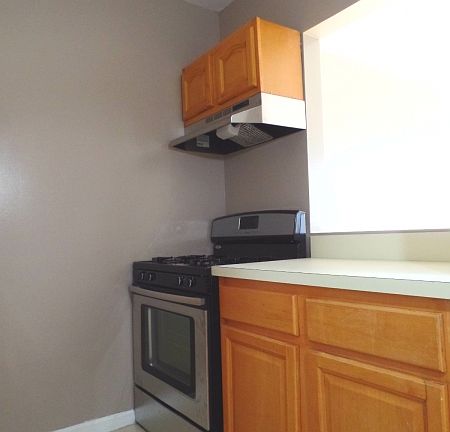 4th image of 1845 Atlantic Ave APT 2F