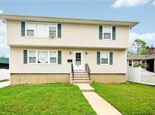 93 Marina Rd, Island Park, NY 11558