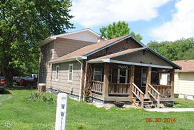 2nd image of 411 W Walter Ln