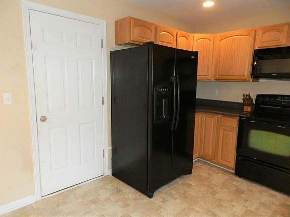 5th image of 839 Blue Spruce Way