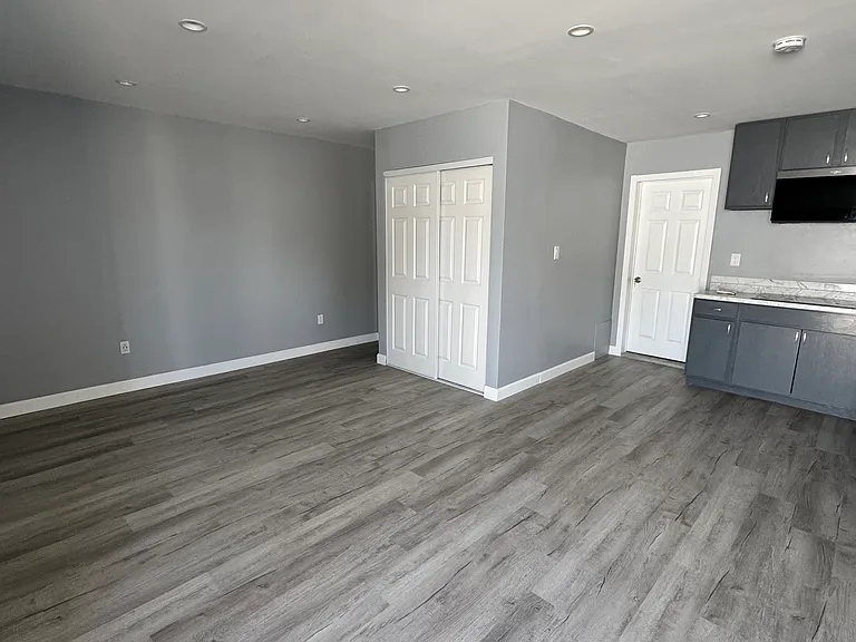 Vanowen St — Photo 1