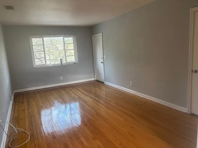 2842 Sydney St #4 — Photo 12