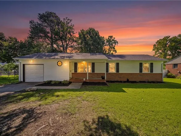 11 Linda Dr, Newport News, VA 23608