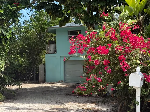 360 Mahogany Dr, Key Largo, FL 33037