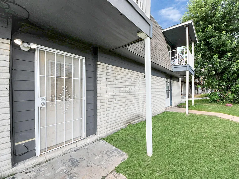 12068 Beechnut St #C — Photo 5