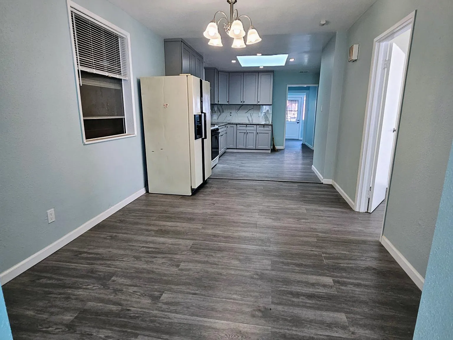3 bed, 1.5 bath, 1200 sqft, $3,100 — Photo 4