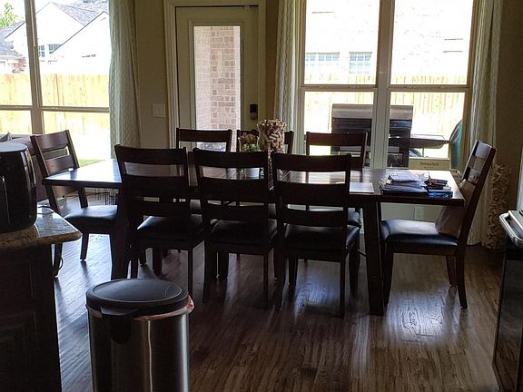 3rd image of 518 Cobblestone Cir