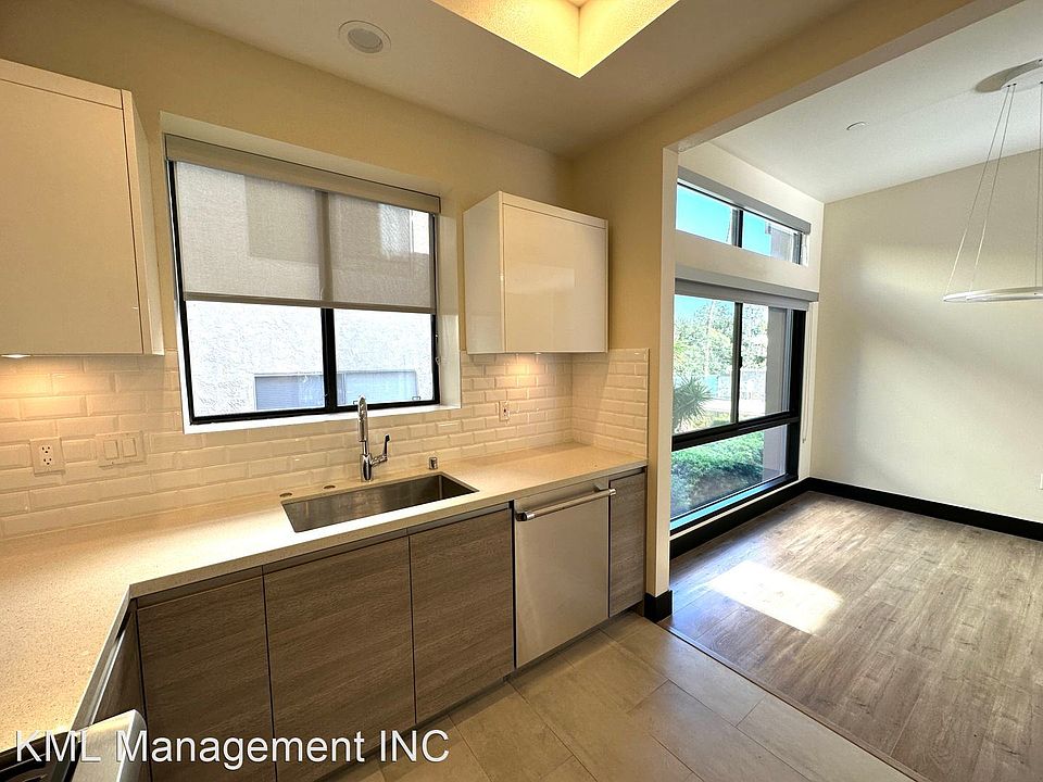 1st image of 536 S El Molino Ave #204