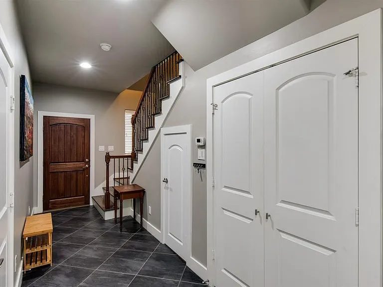 1428 Wilson St — Photo 8