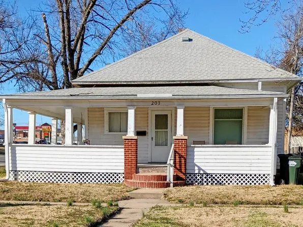 203 E Washington St, Lyons, KS 67554