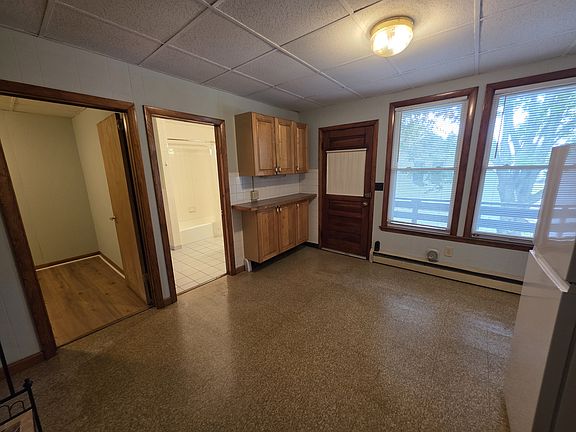 5th image of 225 Alfred St APT 204