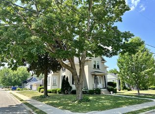 2704 7th St, Peru, IL 61354