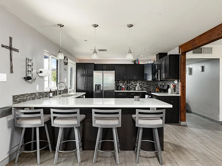 1624 S Parkside Dr — Photo 9