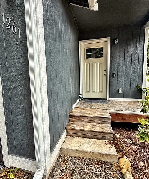 1261 NE Larson Blvd — Photo 3