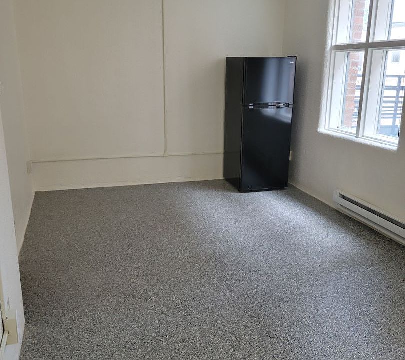 2nd image of 114 N 3rd St #202