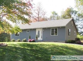 812 Huffs Church Rd, Alburtis, PA 18011