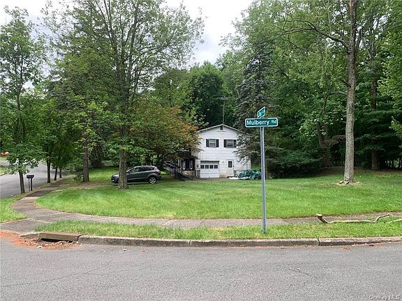 4th image of 863 Lily Ln